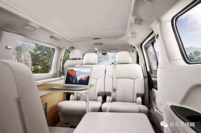 上汽大通RG10汽油升頂房車 量產(chǎn)實車接受預(yù)定