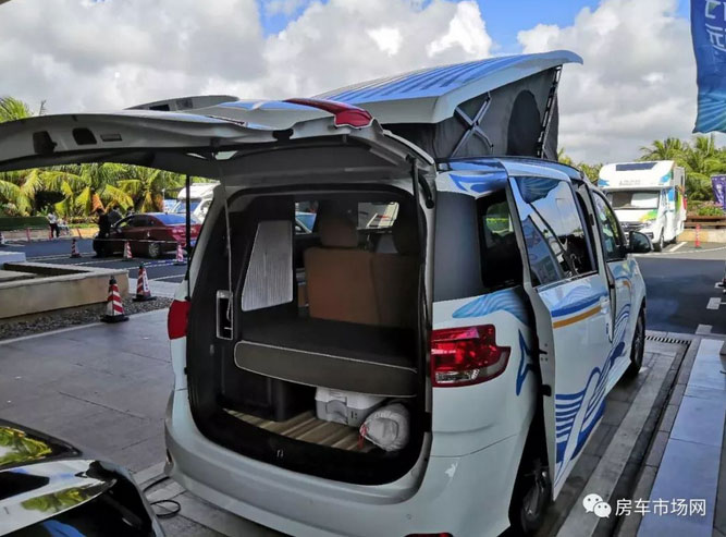 上汽大通RG10汽油升頂房車 量產(chǎn)實車接受預(yù)定