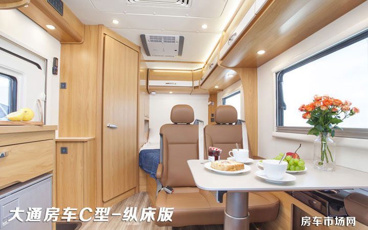 全新升級(jí)大通原廠2018款C型房車(chē)