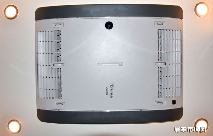 全新升級(jí)大通原廠2018款C型房車(chē)