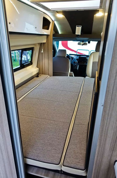 景宴睿535福特新全順自行式B型房車