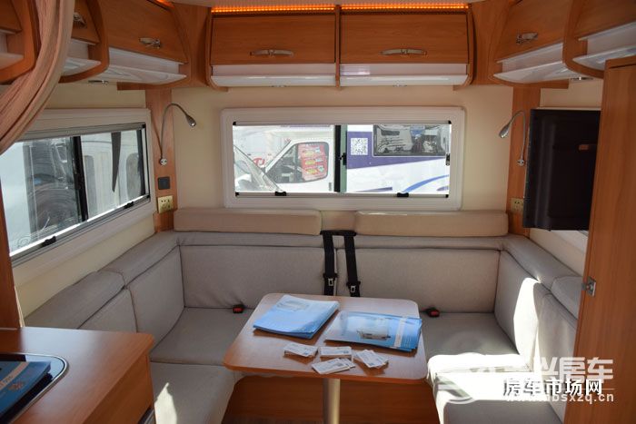 國六標準皮卡房車將上市，內部兩張大床，四驅可選自動擋