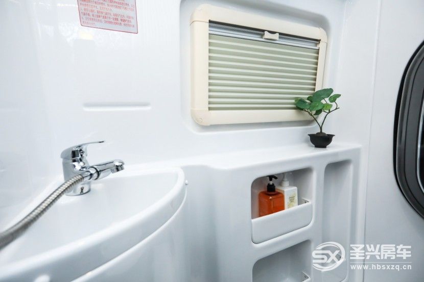 48V電路系統，獨立續航可維持3天，宇通全新B311豪享版房車等你來發現！get?code=M2M4ZDgxYzlmMzBmYjFjODk0YmFhZmE1MzVhMjM0M2EsMTY2NzAzNjIzMjg2OA==