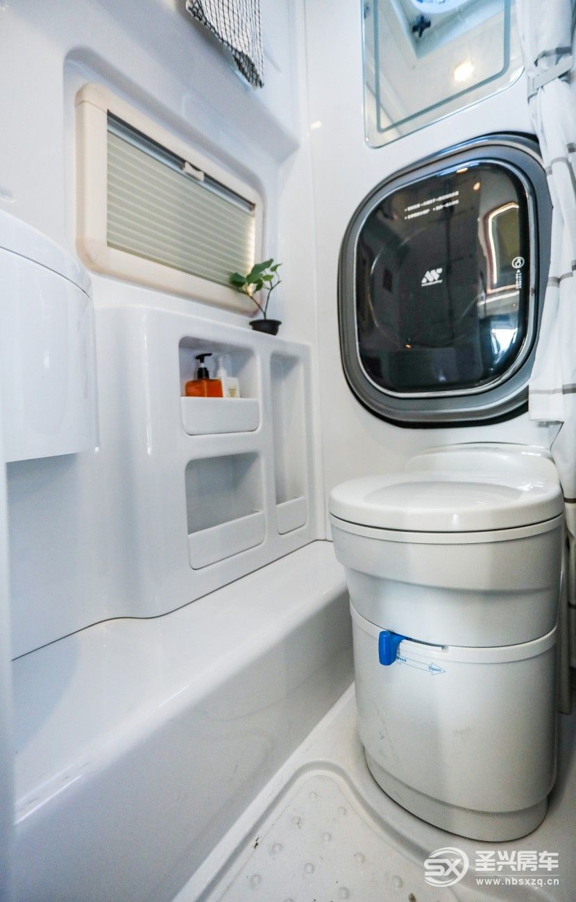 48V電路系統，獨立續航可維持3天，宇通全新B311豪享版房車等你來發現！get?code=YTliOGI1NDZhZTQzYjVlMWNmNzZmNGM0OGI3ODU5ODUsMTY2NzAzNjIzMjg2OA==