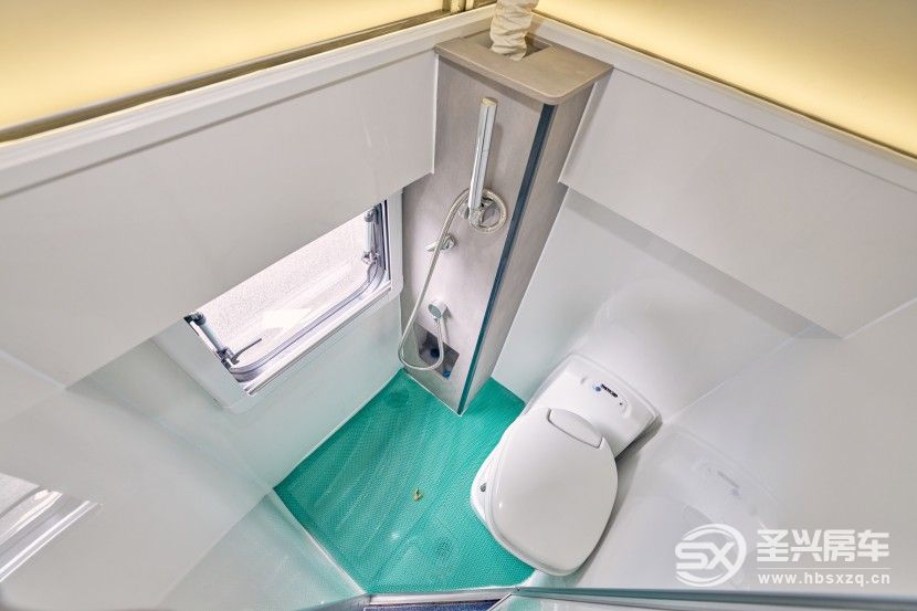 9月2日鄭州房車展——齊星大通T90越野硬升頂房車，風格獨特彰顯硬漢實力！d7cd7264976347ef39731d985c24139e