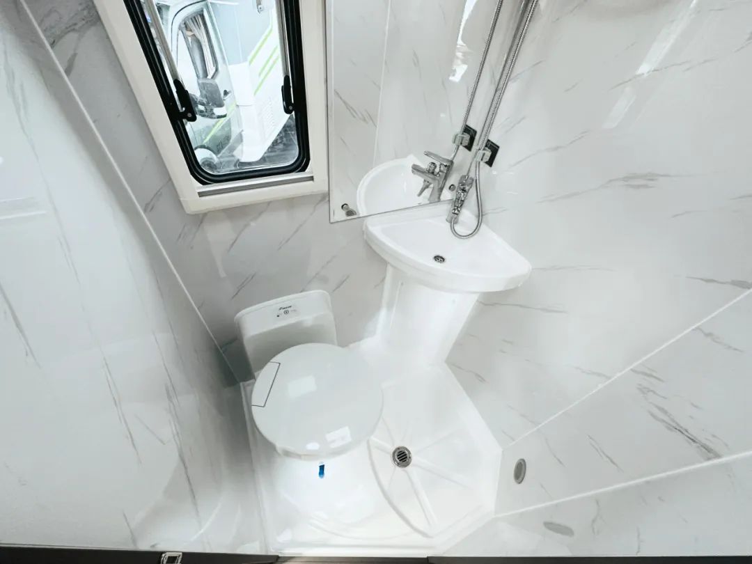 三室、滿配加大水電！能住下三代人的房車才是你需要的！-9.jpg