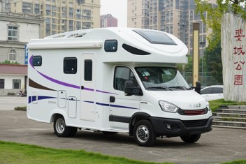 依維柯C型風尚版房車