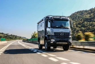 梅賽德斯奔馳第五代Arocs房車