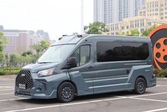 進口福特全順征服者商務房車