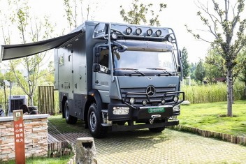 奔馳Atego 1023AWD越野房車